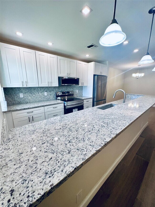 Building Photo - 14676 Canalview Dr