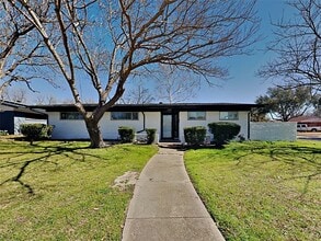 Building Photo - 2702 Wallin Dr