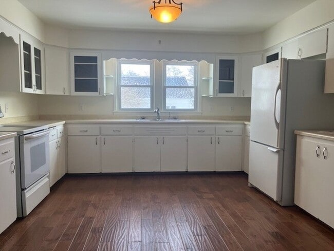 Building Photo - Single Family Home for Rent