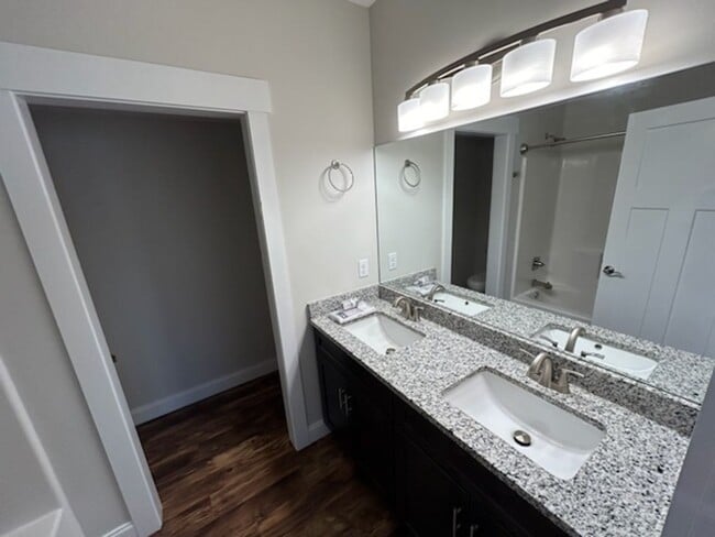 Building Photo - Well Maintained Home