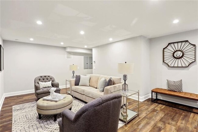 Building Photo - 1309 Stillwood Dr NE