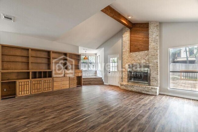 Building Photo - 2907 Burnt Oak St