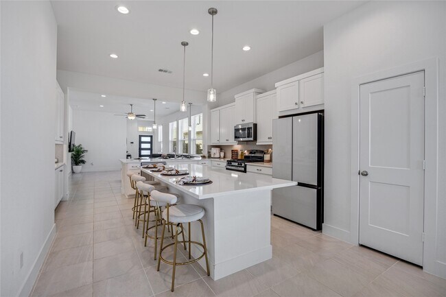 Building Photo - 21130 Garden Palm Dr