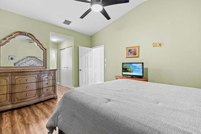 Building Photo - 2363 NW 13th Ct