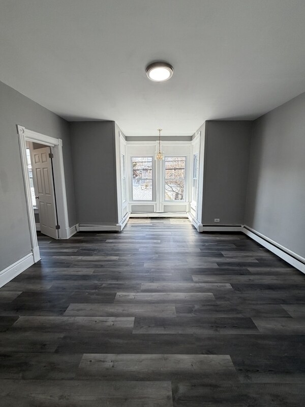 Building Photo - 241 Saratoga St