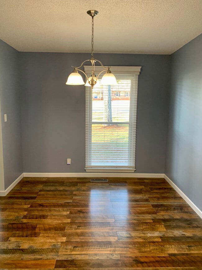 Building Photo - 26558 Martin Branch Rd