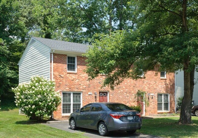 Primary Photo - 109 Longwood Dr