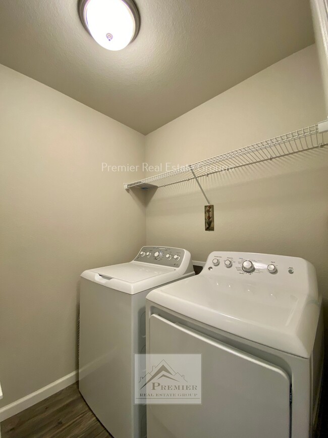 Building Photo - 2122 Birmingham Loop
