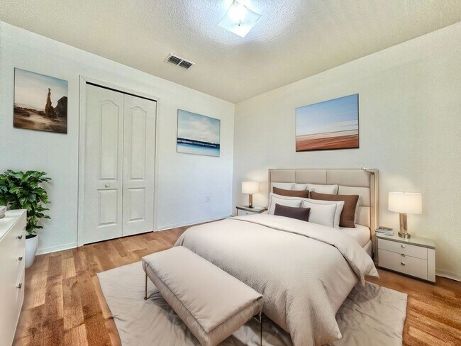 Building Photo - Designed for Living! 4beds, 2baths, attic ...