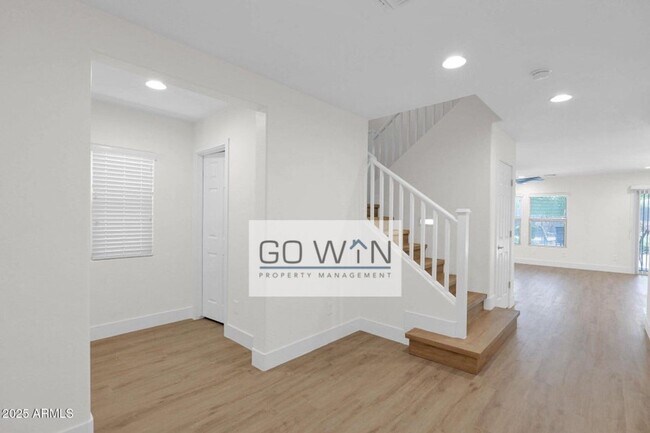 Building Photo - 4 Bed/ 2.5 bath - Beautiful Single Family ...