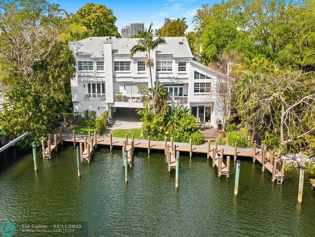 Building Photo - 1705 E Las Olas Blvd