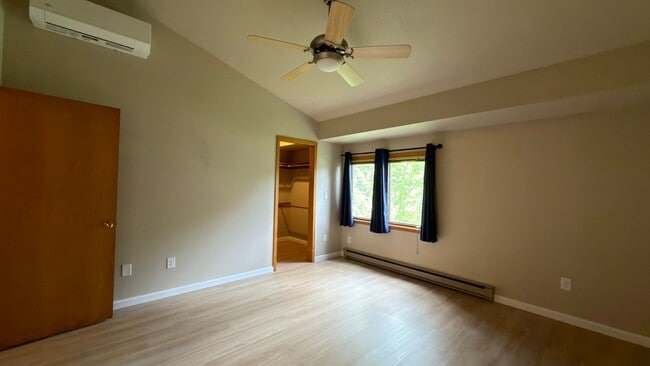 Building Photo - Great Townhome in Mid Town Fort Collins
