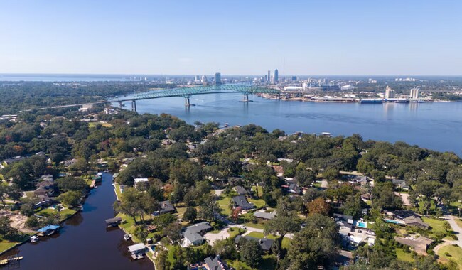 Building Photo - 4804 River Basin Dr S