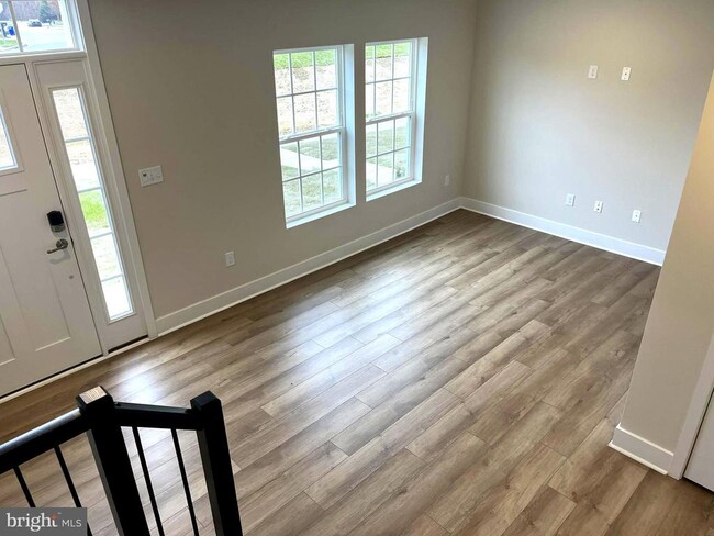 Building Photo - 7618 Johnnycake Rd