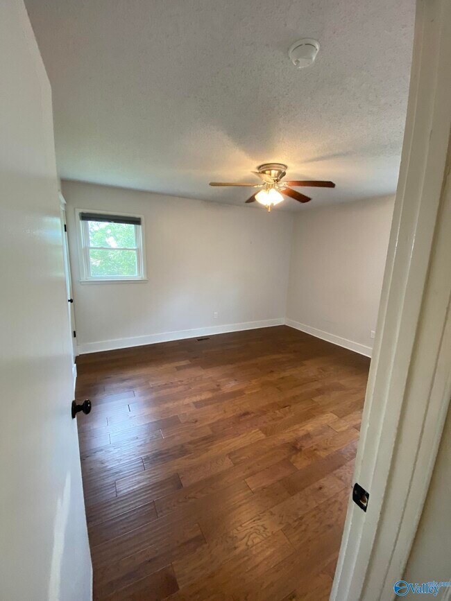 Building Photo - 12122 Chicamauga Trail SE