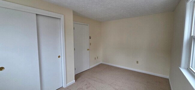 Building Photo - 35 Westland Ave