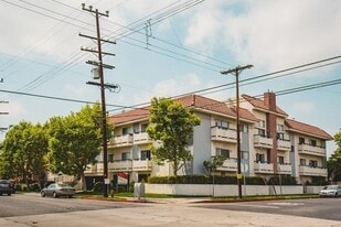 Bldg - Magnolia Gardens
