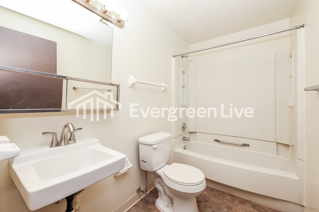 Building Photo - 6376 Greenfield Way