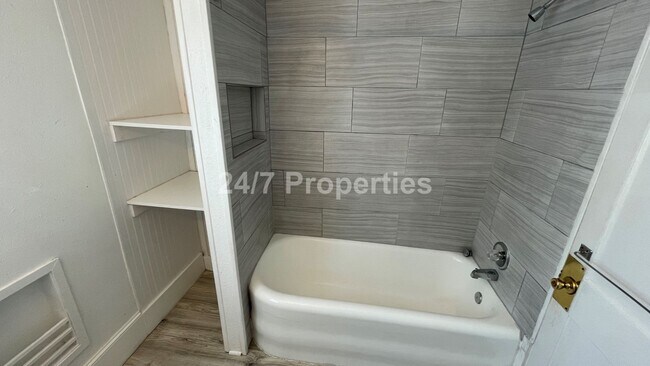 Building Photo - Nostalgic 2 BD | 2 BA House w/ Large Backy...