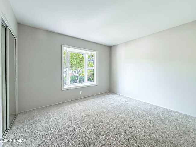 Building Photo - 360 N Greenmeadow Ave