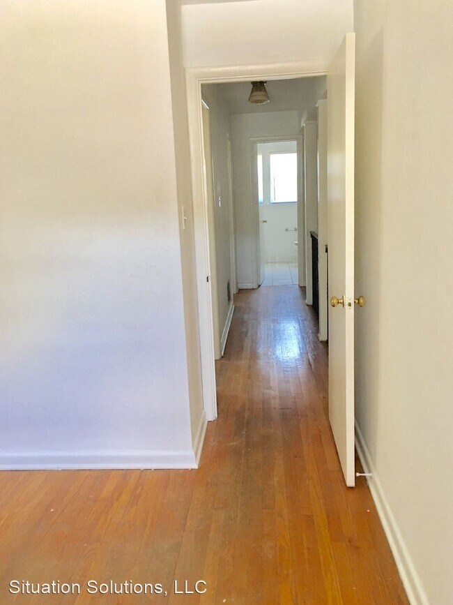 Building Photo - 3 br, 2 bath House - 1033 Georgetown Rd