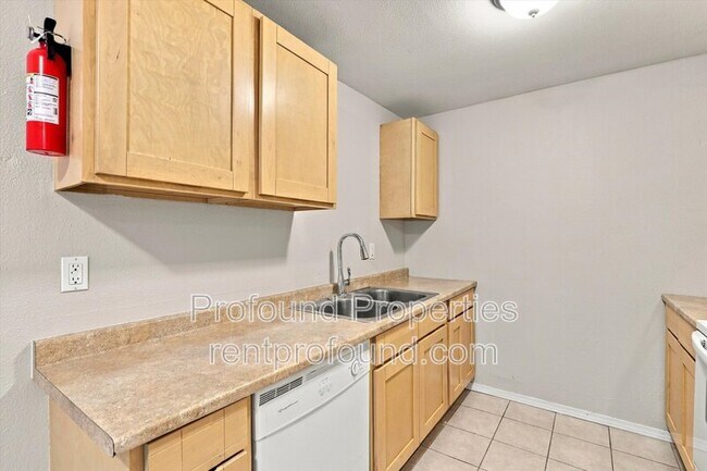 Building Photo - 12225 SW Gingham Ln