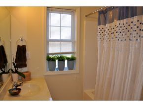 Building Photo - 3 Bedroom Townhome Available July 2026;  M...