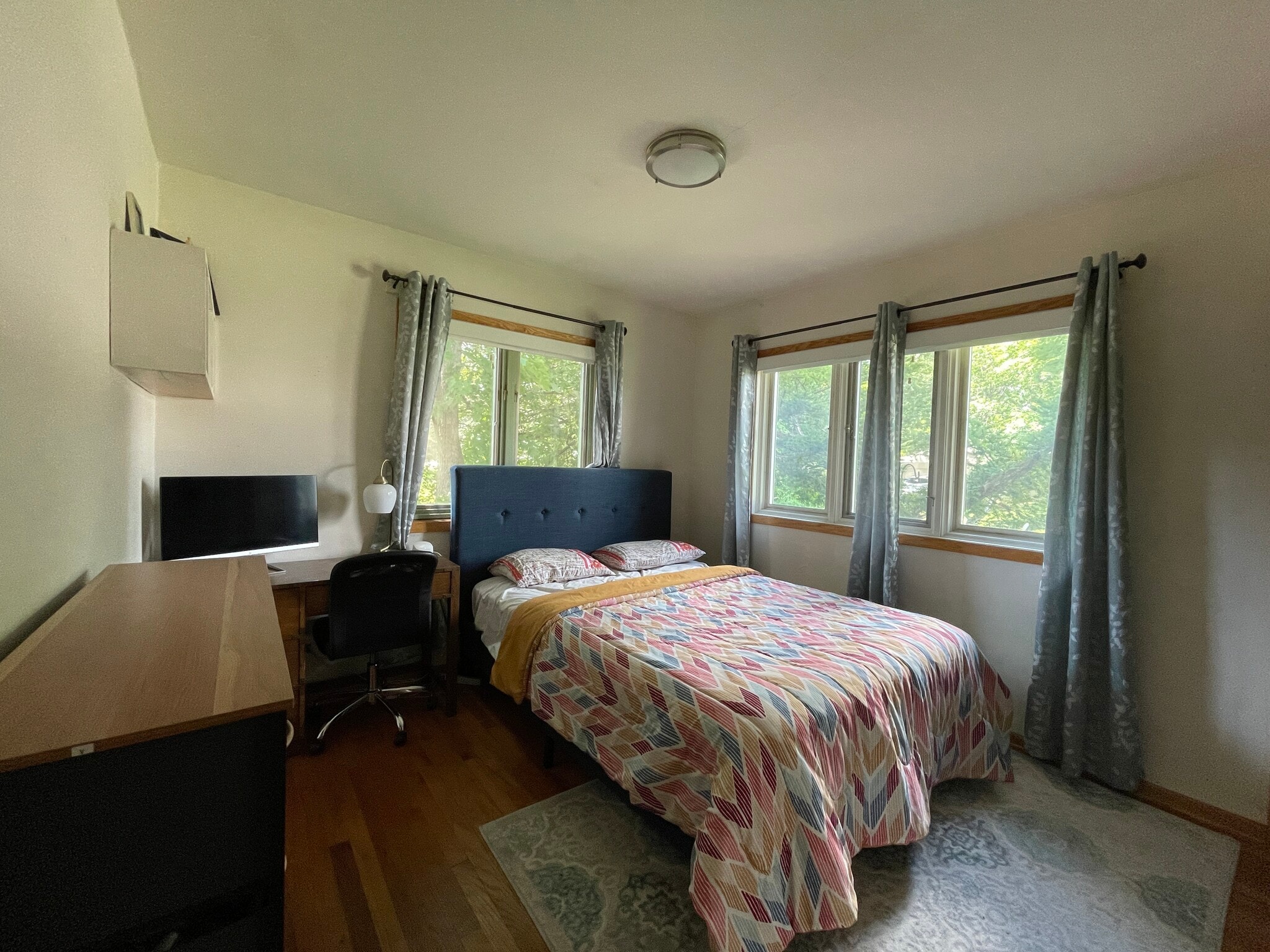 Building Photo - 2018 Greenbriar Cir
