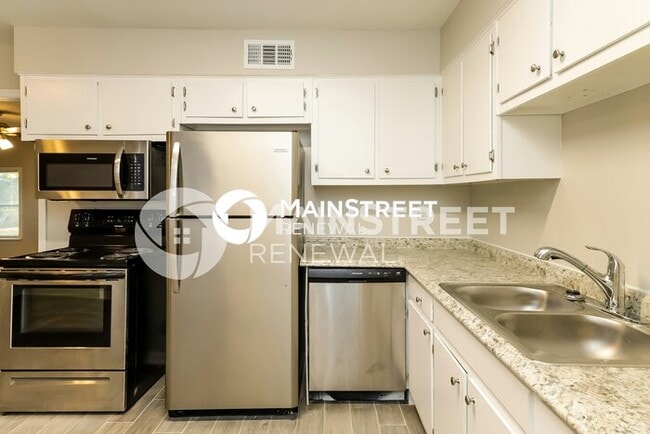 Building Photo - 3 Bedroom Pet-Friendly Home in Horn Lake, MS with Main Street Renewal