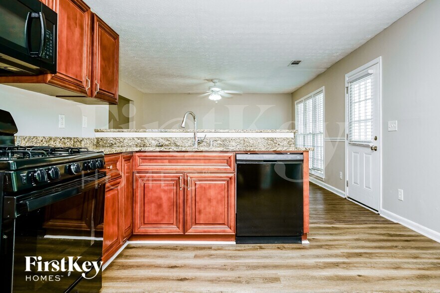 Building Photo - 55 Cinnamon Fern Cir