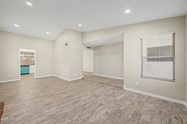 Building Photo - 5527 W Cortez St