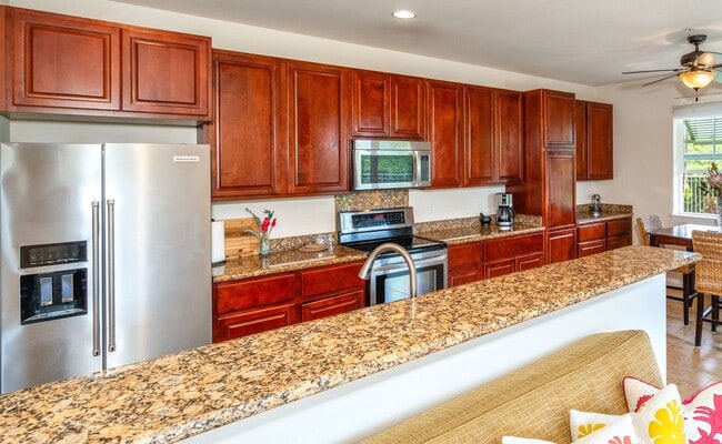 Building Photo - Beautiful Fully Furnished, 2 Bed, 2.5 Bath Kai Ani Village Townhome with Saltwater Pool