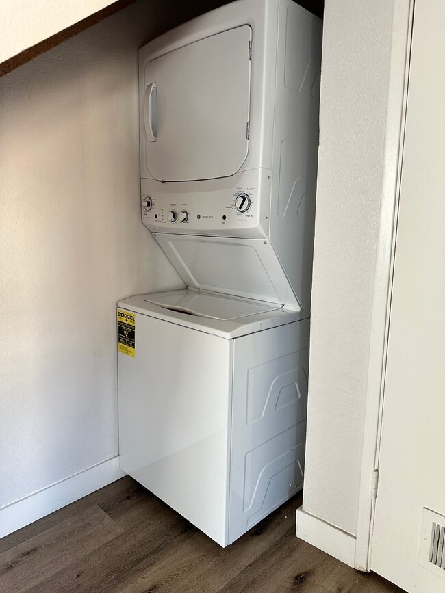 Brand new Washer and Dryer - 656 S 7th St