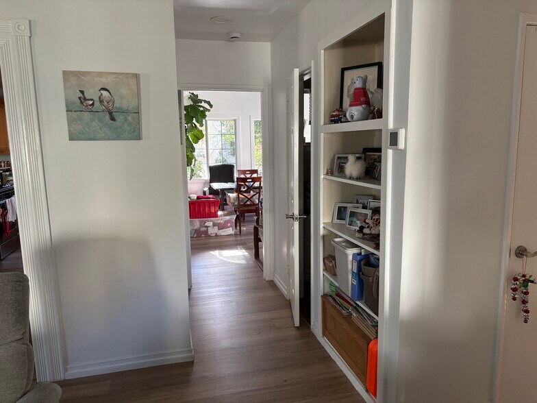 Building Photo - 2405 Perkins Ln