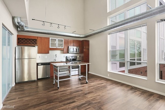 Building Photo - 249 Union Blvd