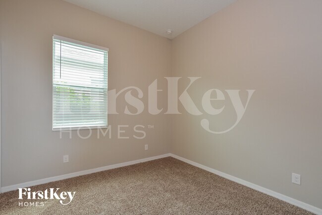 Building Photo - 824 Grand Hilltop Dr