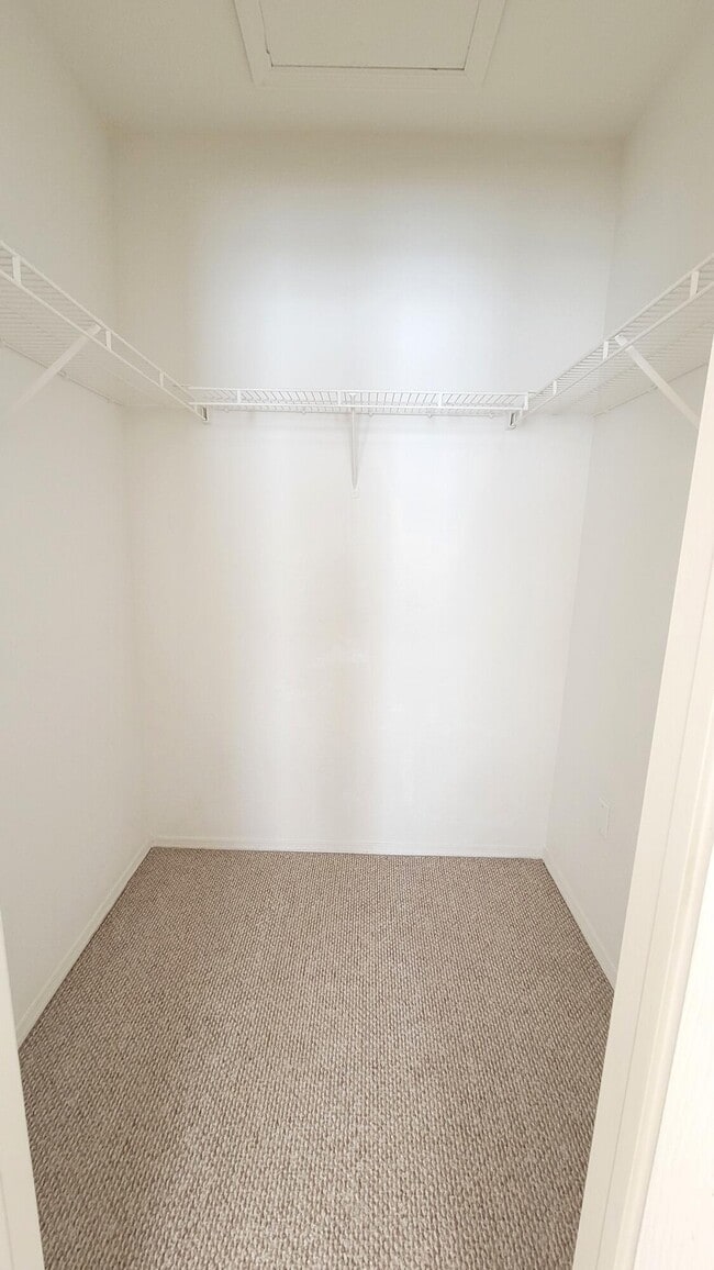 Building Photo - 401 Belmont Pl