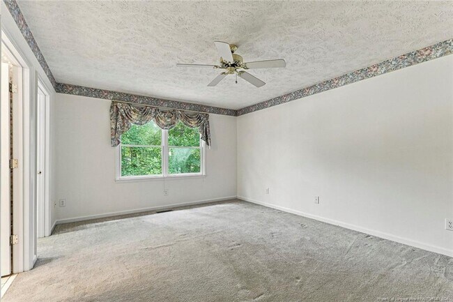 Building Photo - 709 Essex Ct