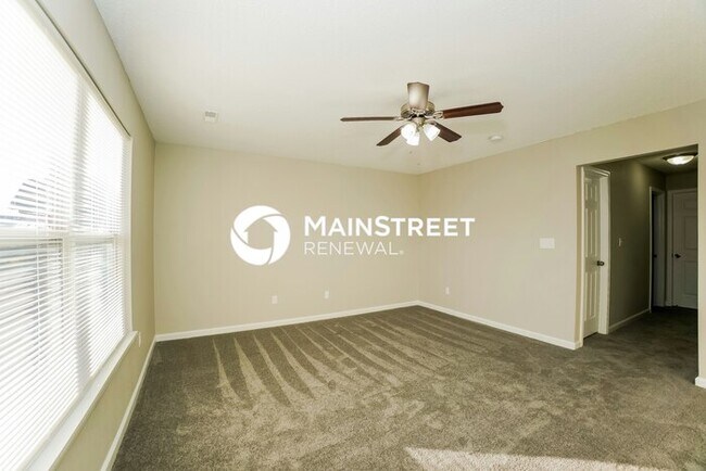 Building Photo - 3 Bedroom Pet-Friendly Home in INDIANAPOLIS, IN with Main Street Renewal