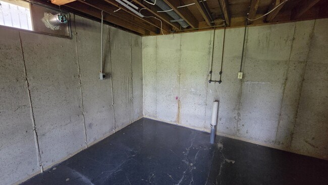 Building Photo - 5205 Auriesville Ln