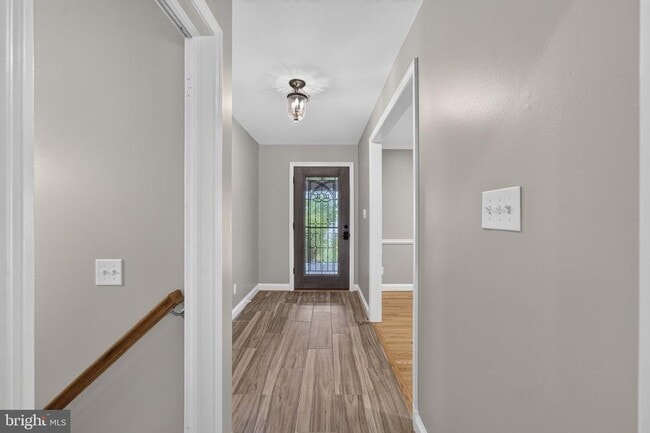 Building Photo - 6443 Walters Woods Dr