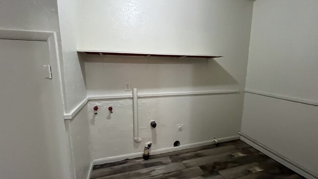 Building Photo - 2221 Candy Ln