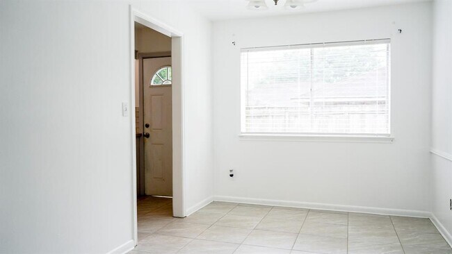 Building Photo - 6708 Biggs Ct