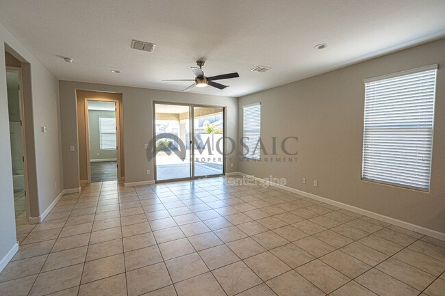 Building Photo - 763 W Brangus Way