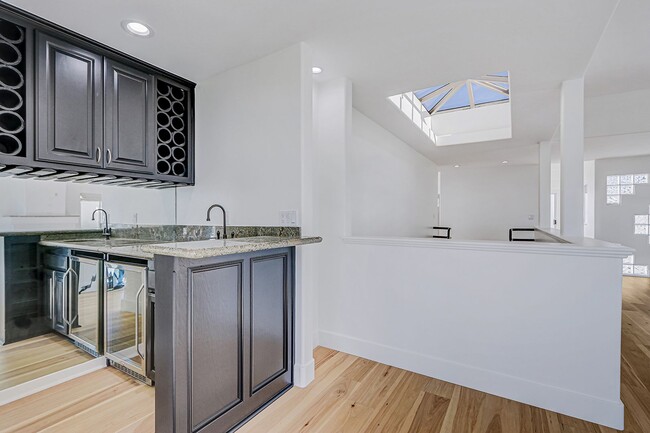 Building Photo - Beautifully Remodeled, 4BR4.5BA Hill Section Home w/ Amazing Panoramic Ocean Views, 3 Decks, Atri...