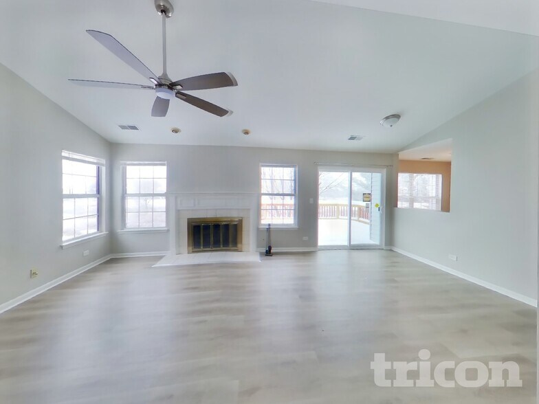 Building Photo - 436 Gloria Ln