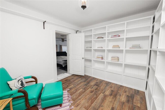 Building Photo - 1250 Mitchell St