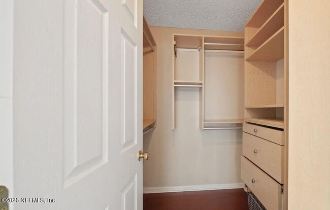 Building Photo - 629 10th Ave S