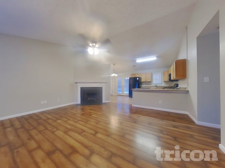 Building Photo - 620 Bluff Dr