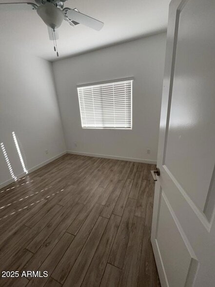 Building Photo - 3650 N Hohokam Dr
